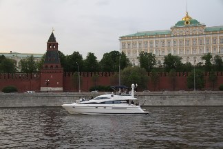 Прогулки на яхте по Москве реке