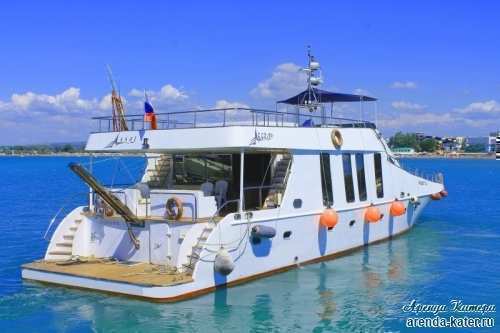 Аренда 3-х палубной моторной яхты VIP-класса в Анапе